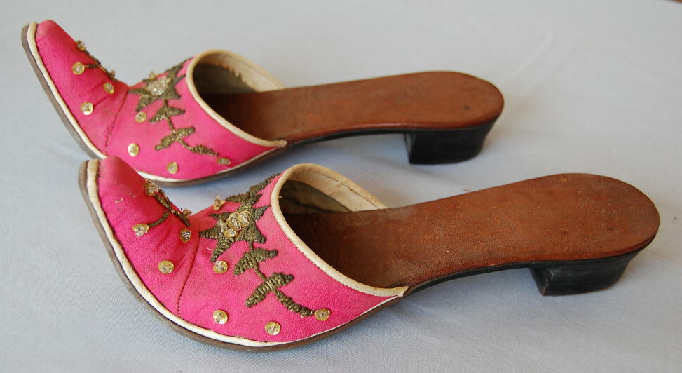 Bride's shoes, Ambon